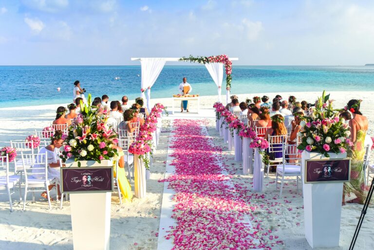 destination wedding image in beach side